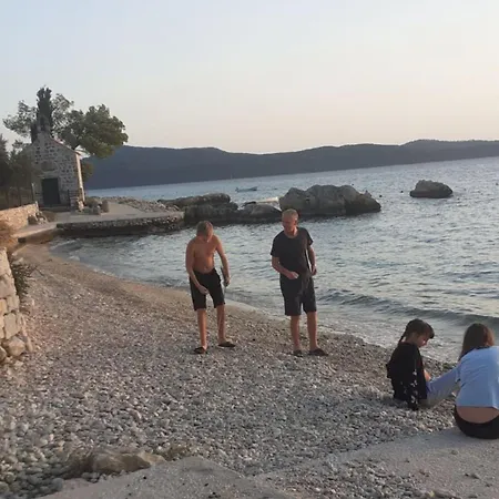 Apartment Sanja Slano